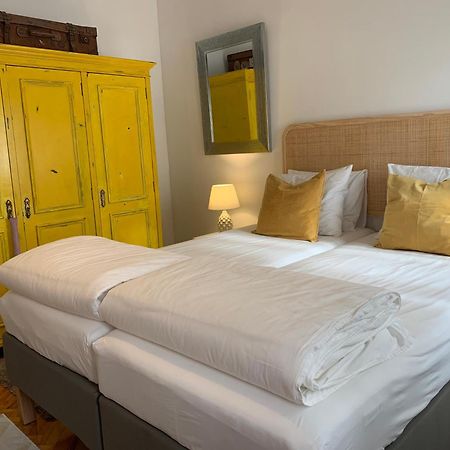 Beautiful Private Room Next To Lisbon - New Paço de Arcos Екстериор снимка